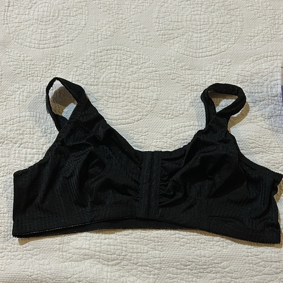 Dream products sleep bra. Size 42. NWT. - Picture 3 of 8